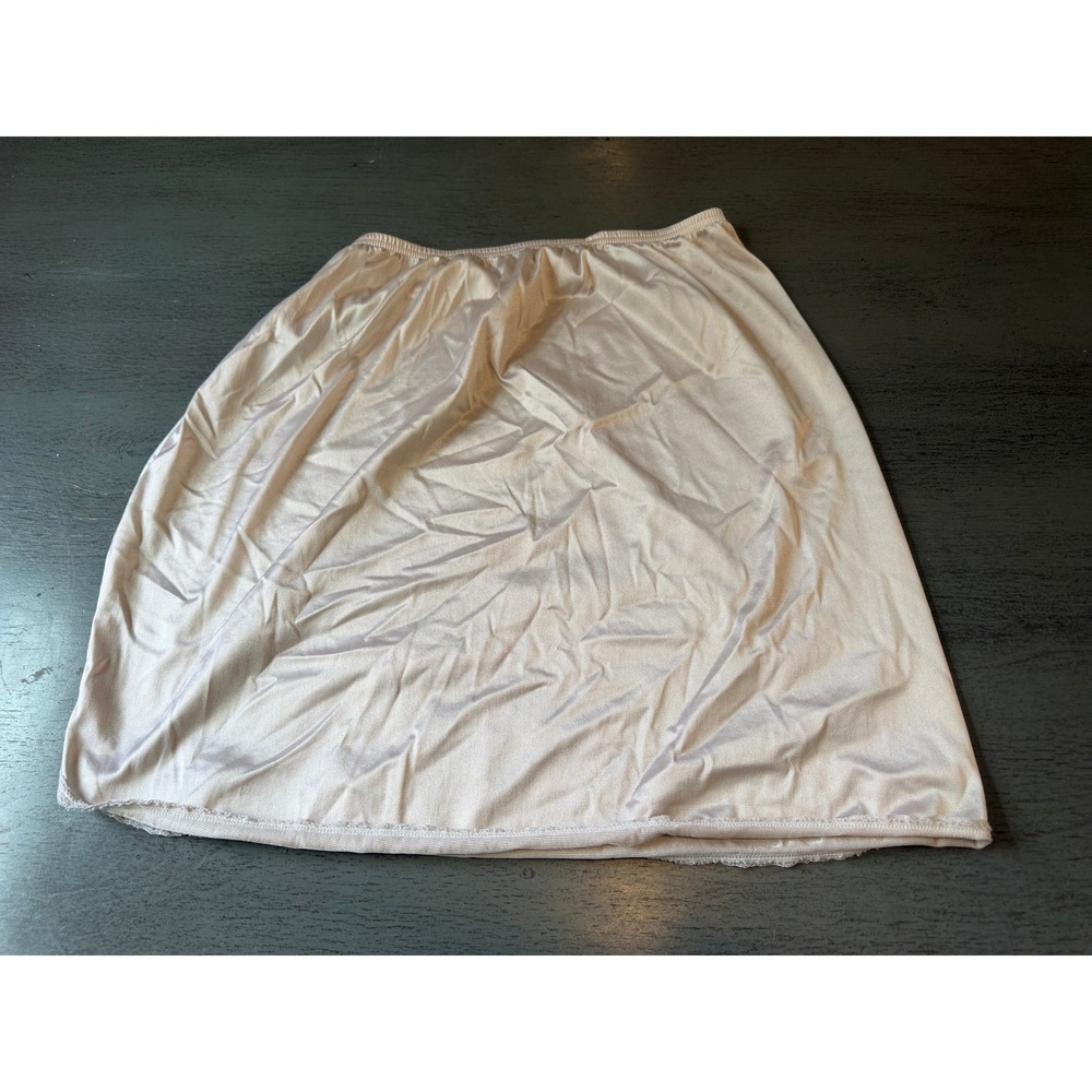Vassarette Half Slip Beige Lace Trim Side Slit Size M 20 Inch Style 11-122